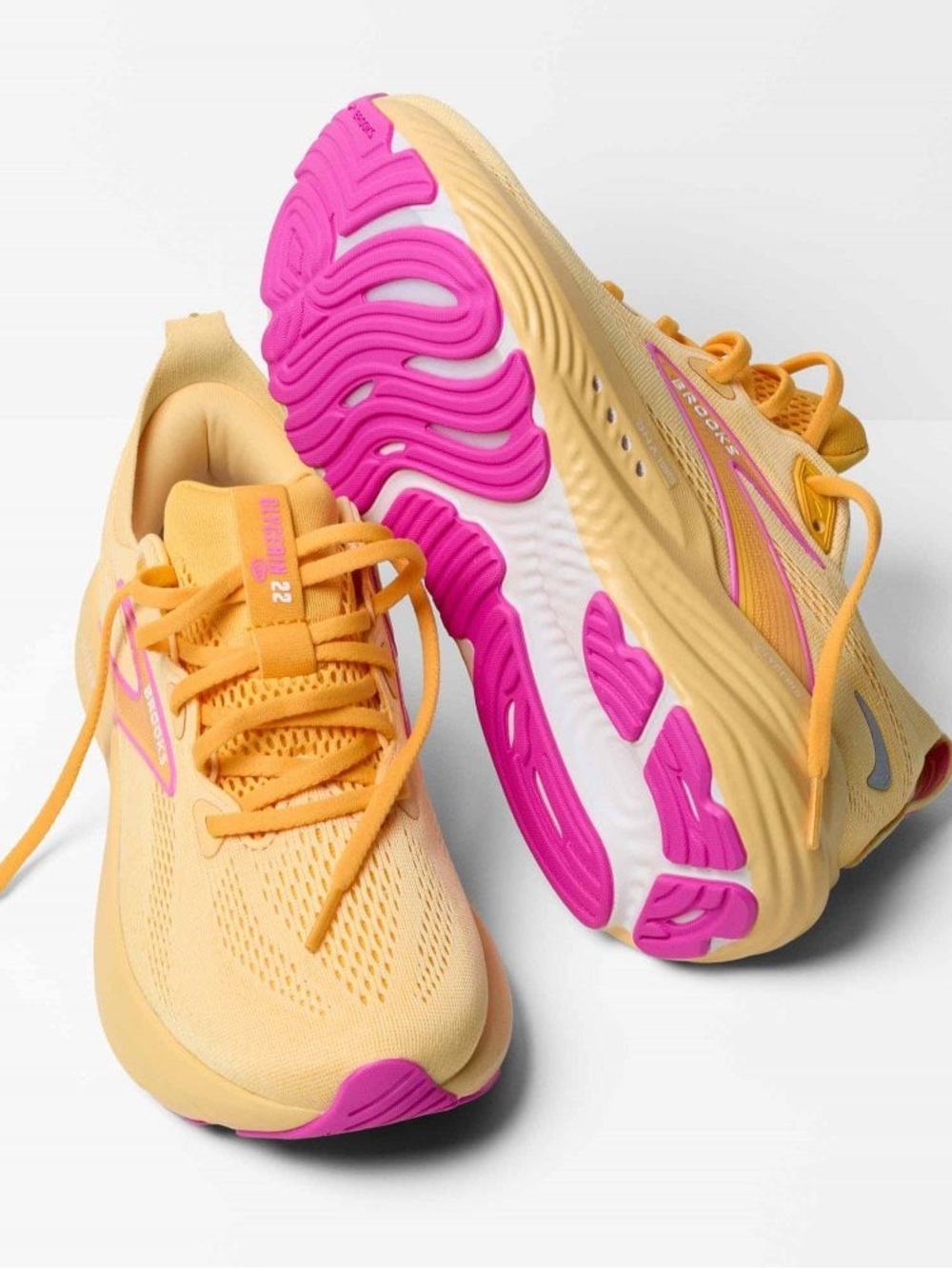 Brooks—Glycerin 22 Neutral Sneakers Sherbert/Apricot/Pink (Size 8.5)